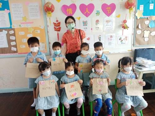 Kru Yui teaching gallery